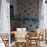 Arokaria Seaside فندق باروس