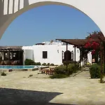 فندق Arokaria Seaside باروس
