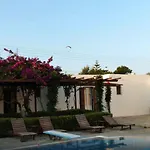 Arokaria Seaside فندق 2*