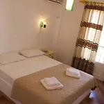 Arokaria Seaside فندق 2*