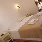 Arokaria Seaside فندق