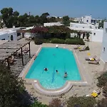 فندق Arokaria Seaside 2*