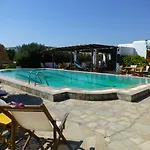 Arokaria Seaside فندق باروس