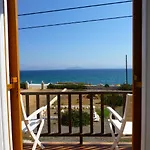 فندق Arokaria Seaside 2*