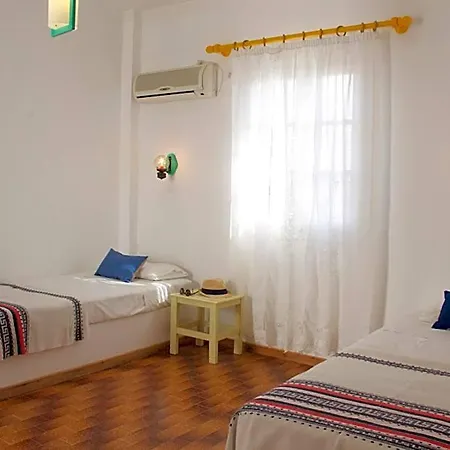 Arokaria Seaside أمبيلاس