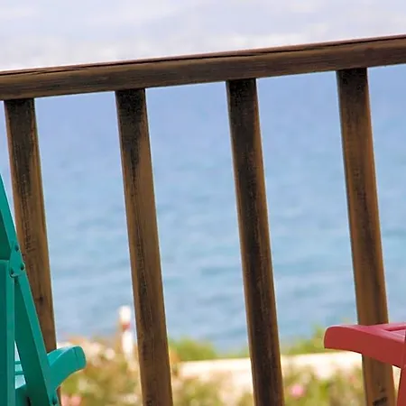 Arokaria Seaside فندق 2*