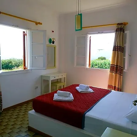 فندق Arokaria Seaside 2*