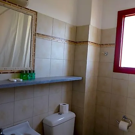 Arokaria Seaside فندق 2*