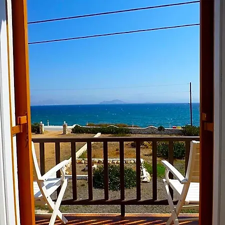 Arokaria Seaside فندق أمبيلاس