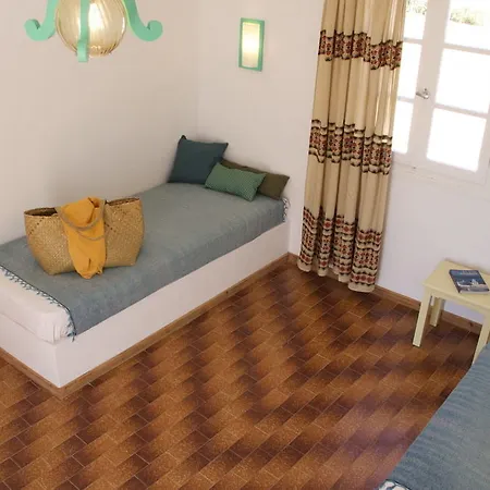 Arokaria Seaside מלון 2*