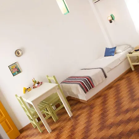 Arokaria Seaside מלון