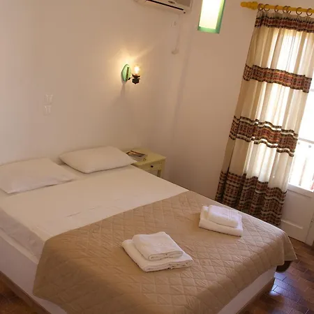 Arokaria Seaside מלון 2*