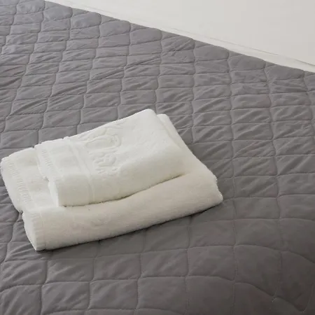 Arokaria Seaside פארוס