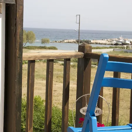 מלון Arokaria Seaside